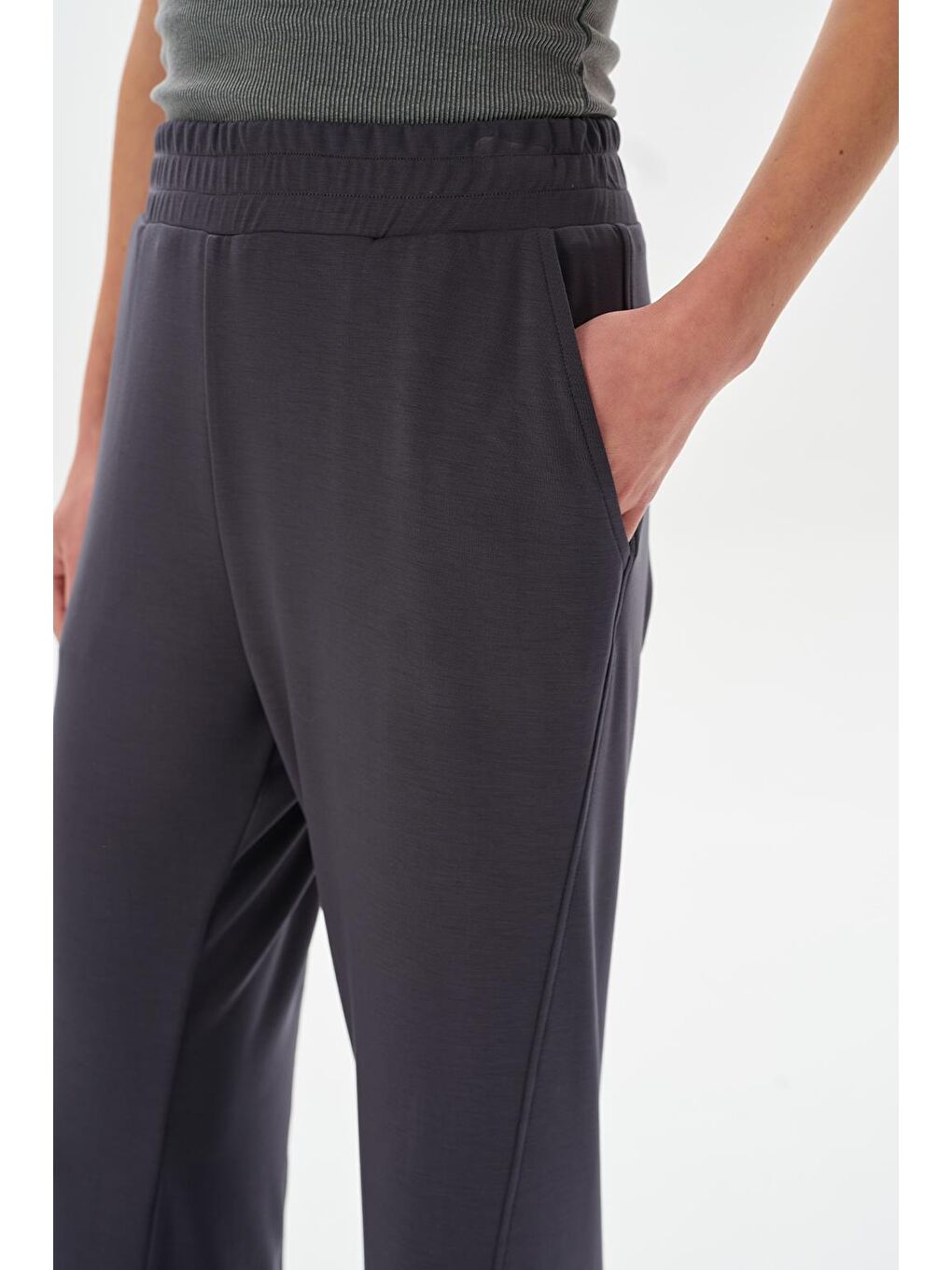 Gri Modal Örme Nervürlü Flare Pantolon Füme-1