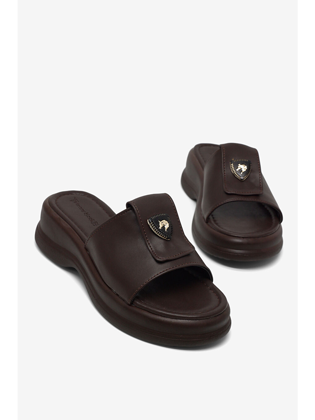 Kahverengi Kadın Kahve Rahat Kalıp Logo Detaylı Terlik-0