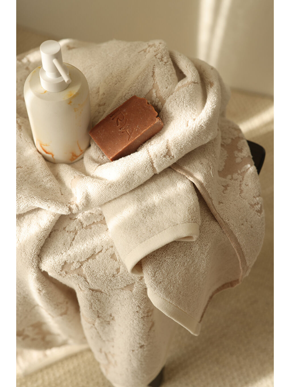 Ekru Marble %100 Pamuk Jakarlı Banyo Havlusu 70x140 cm Krem-1