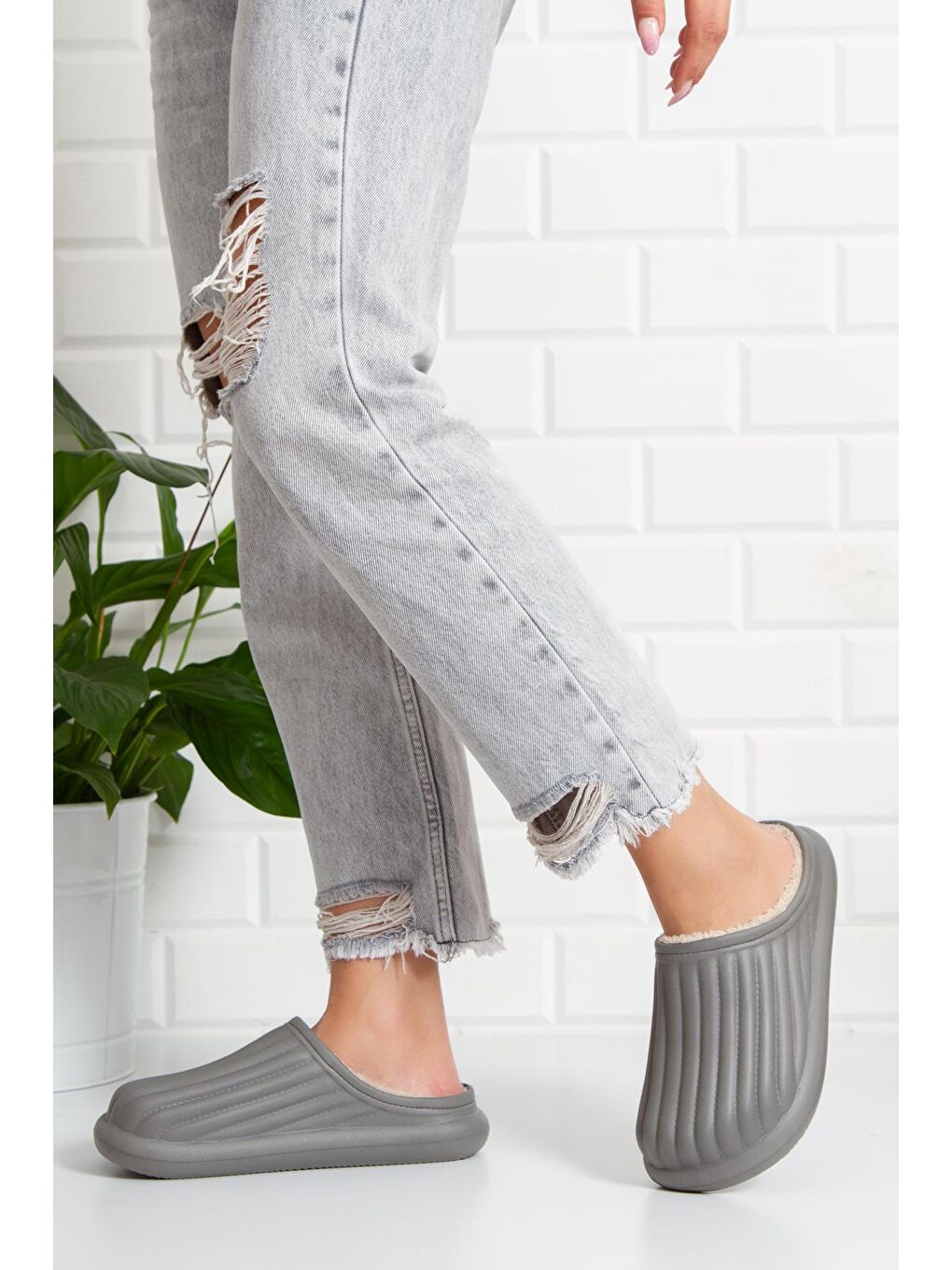 Gri FLORA Kapalı İçi Yünlü Unisex Ev Terliği Kışlık Terlik Su Geçirmez-1