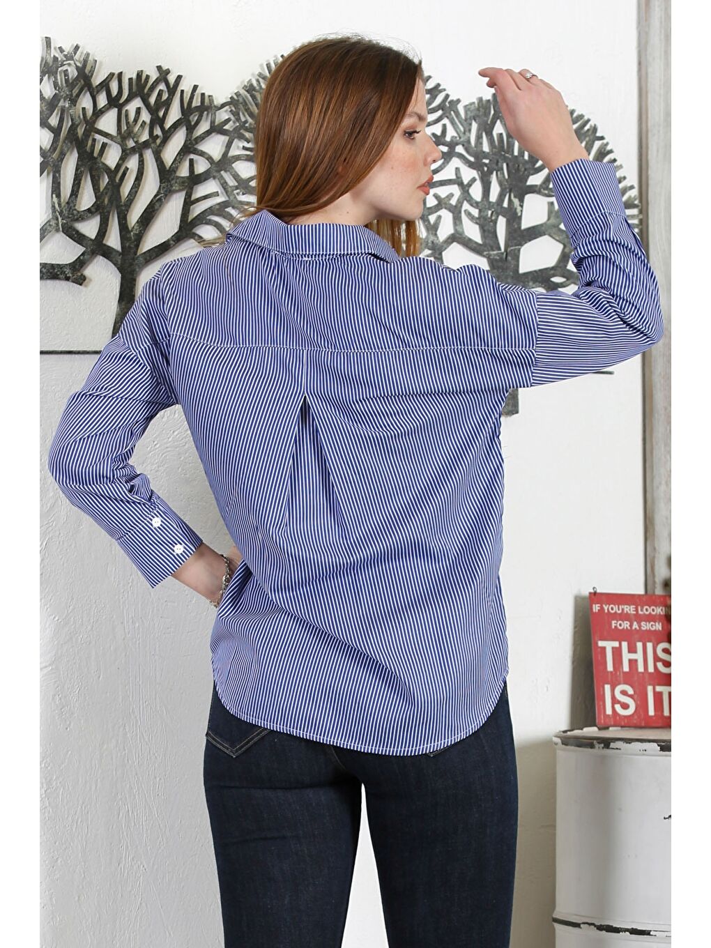 Lacivert-Beyaz Gömlek Yaka Manşetli Kollu Çizgili Düğmeli Casual Oversize Dokuma Gömlek-4