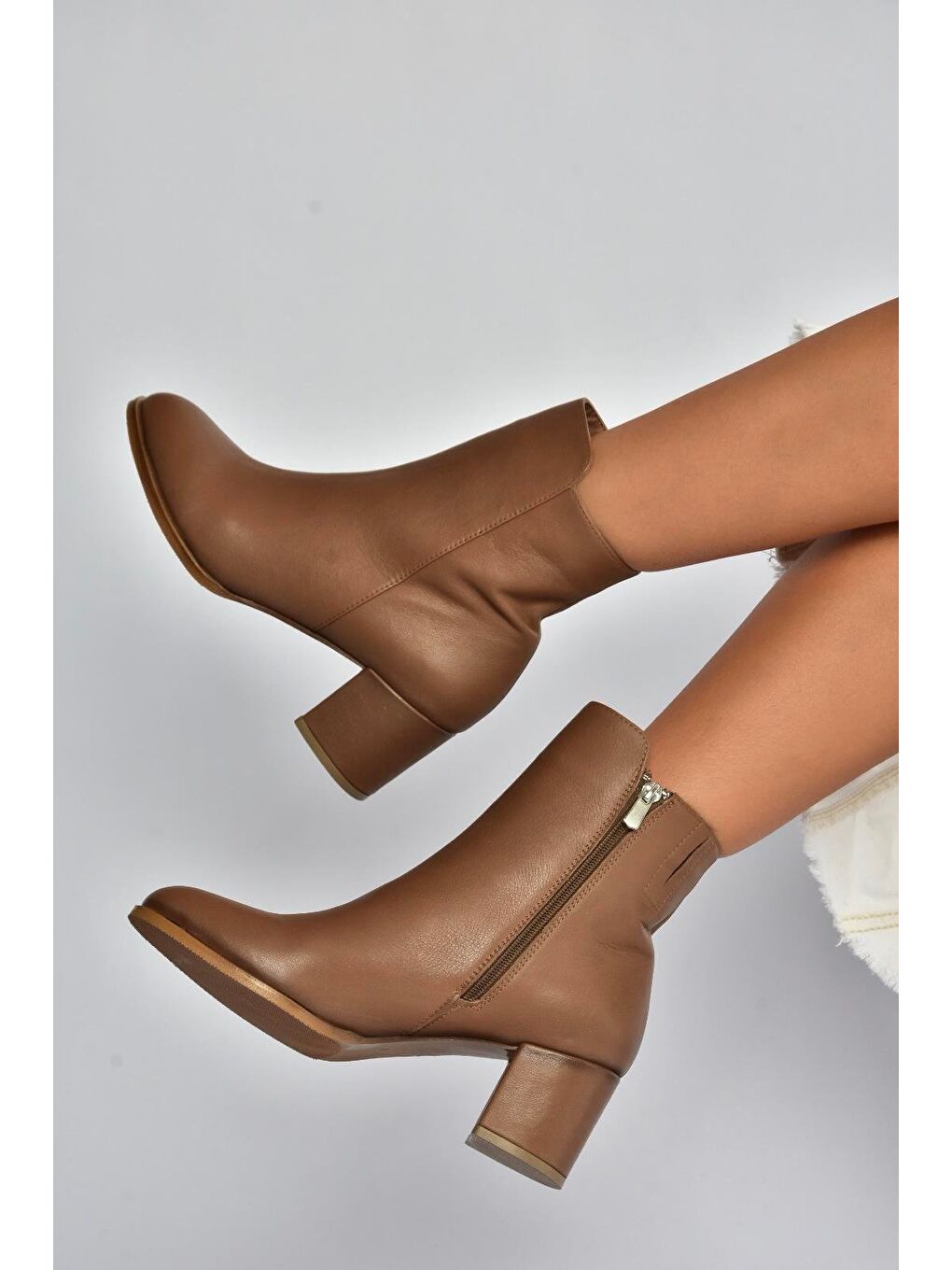 Bej Vizon Kadın Bot V468581003-1