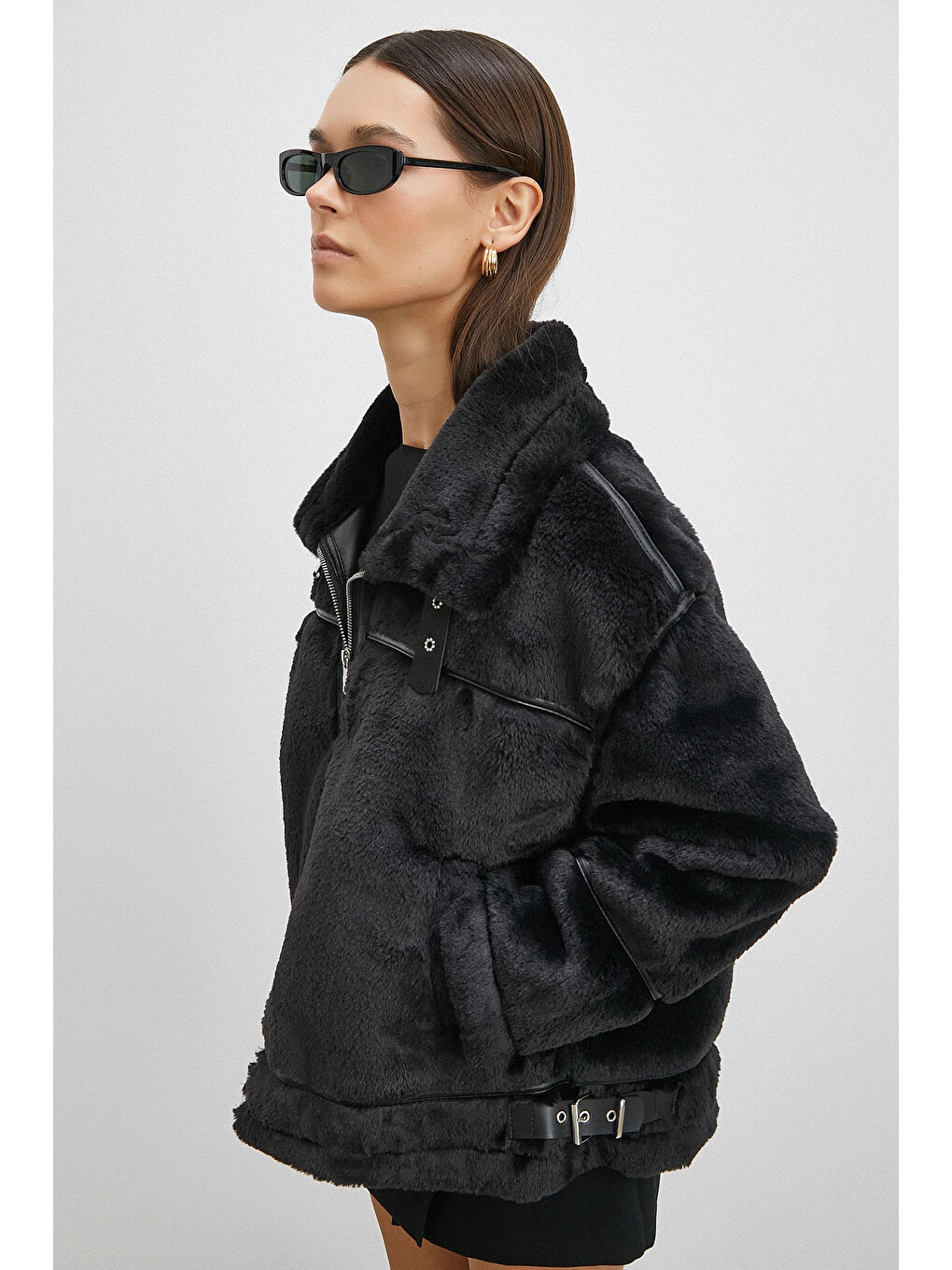 Ters Detay Pelüş Lamine Mont Siyah-3