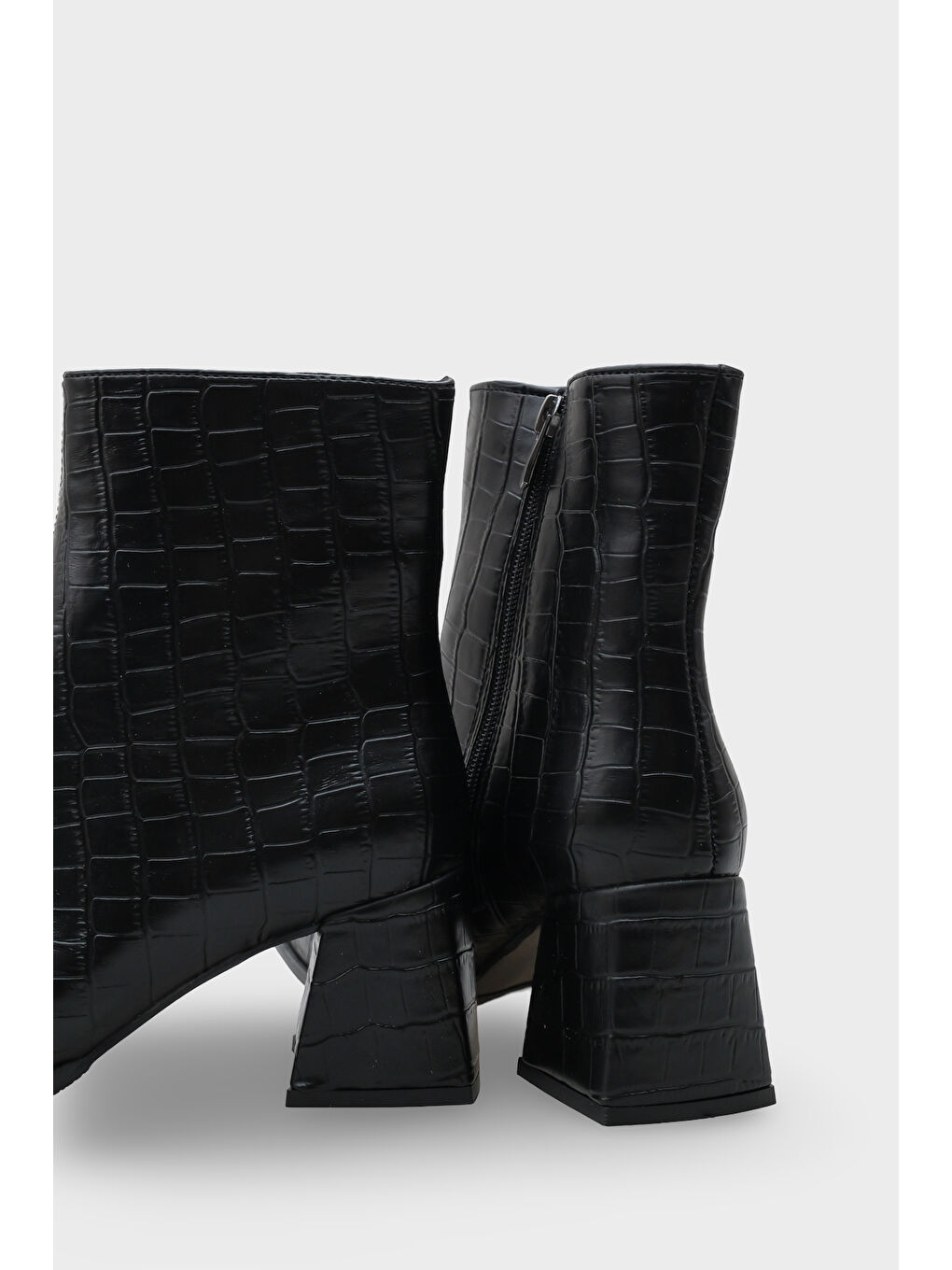 Siyah Celine Kadın bot-3