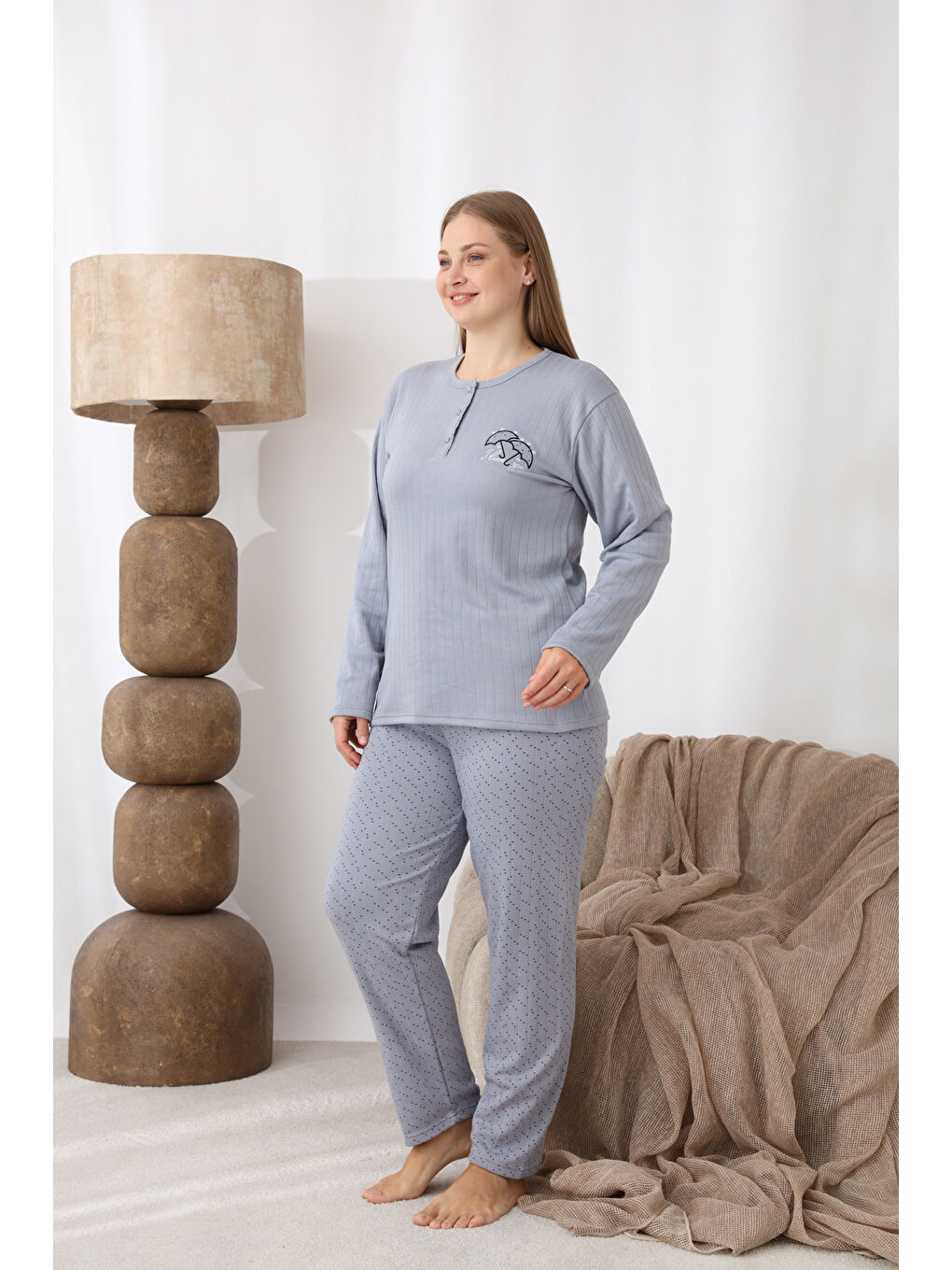 Gri Şardonlu İnterlok Kumaş Büyük Beden Kışlık Kadın Pijama Takımı 1160-1