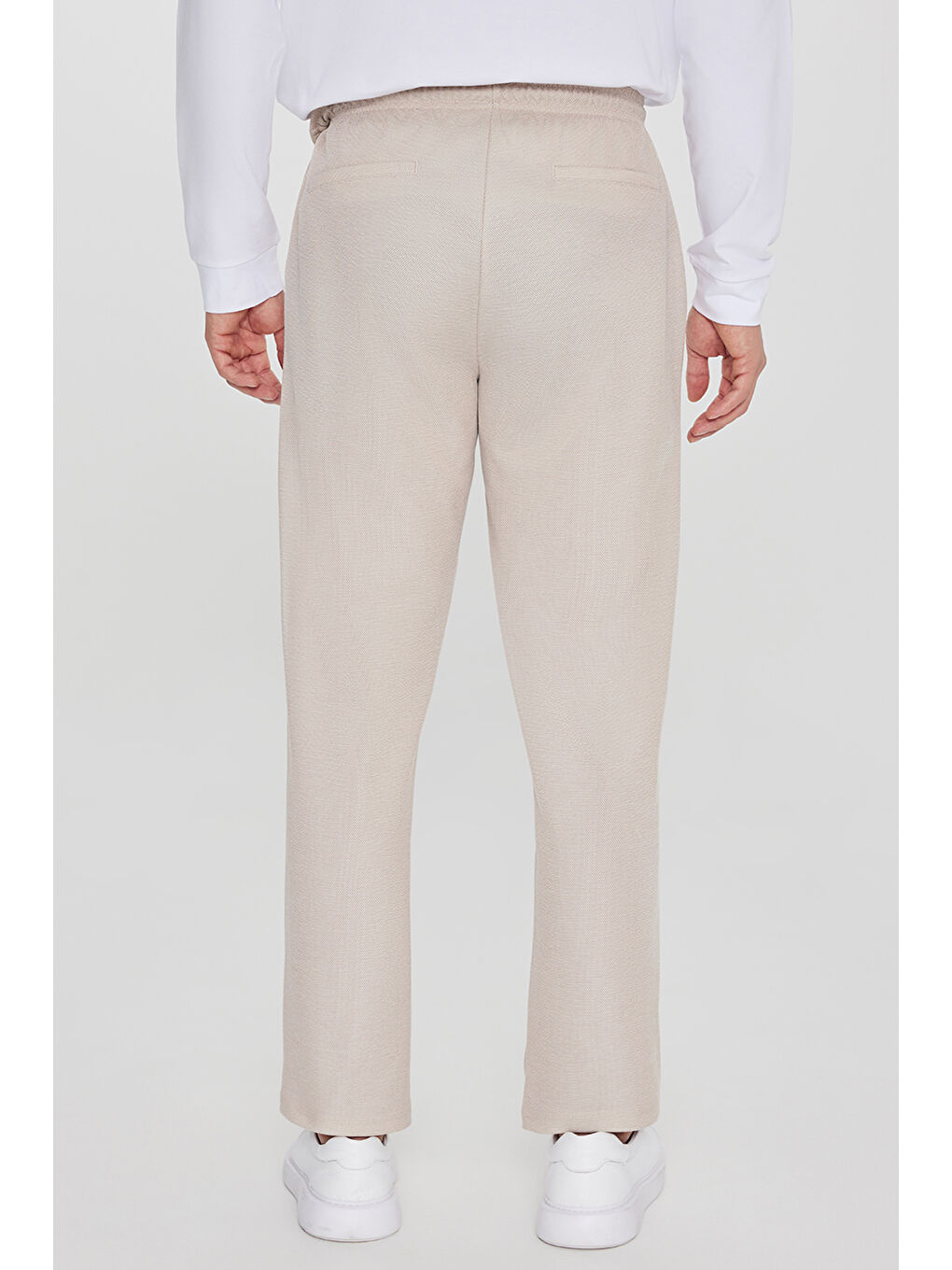 Erkek Bej Pamuklu Standart Fit Normal Kesim Beli Lastikli Diagonal Desenli Örme Pantolon-4