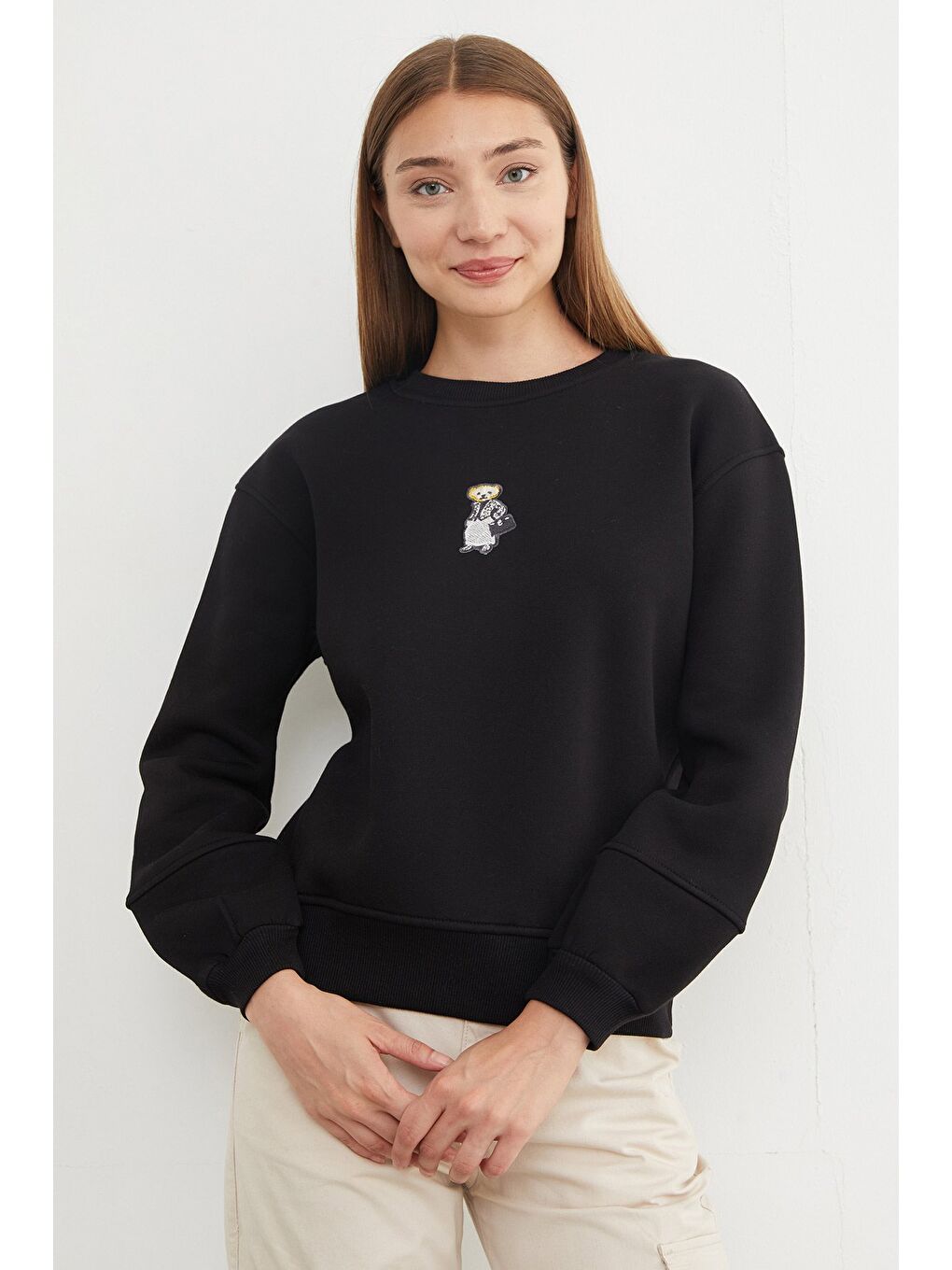 Siyah 3 İplik Ayıcık Nakışlı Bisiklet Yaka Sweatshirt-2