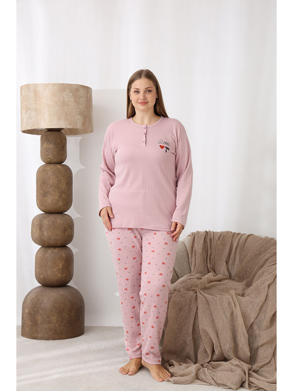 Pembe Şardonlu İnterlok Kumaş Büyük Beden Kışlık Kadın Pijama Takımı 1160-1