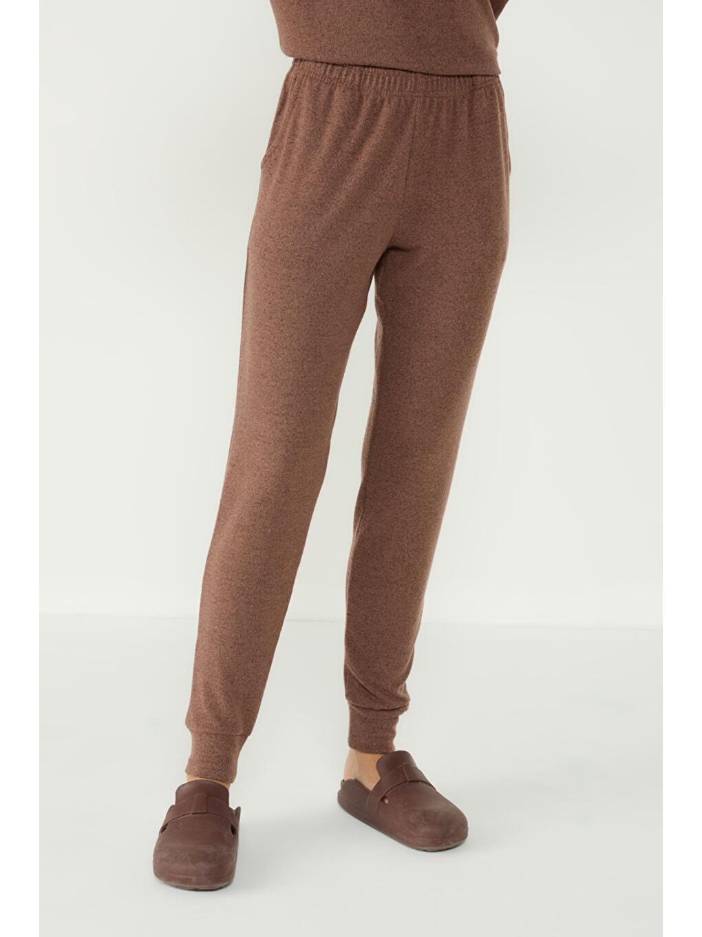 Puntalı Kayık Yaka Düşük Omuz Uzun Kol Cepli Pantolon Takım 405290 Kahverengi-4