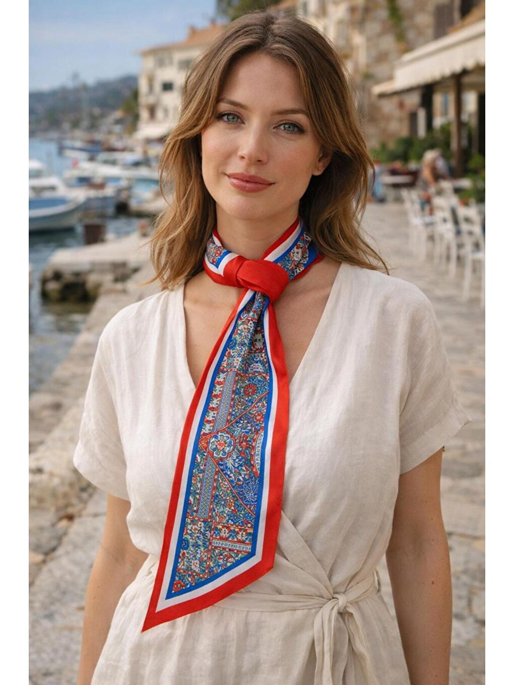 Kadın Kırmızı Mavi Etnik Desenli Boyun Fuları FLR1013 KIRMIZI-1