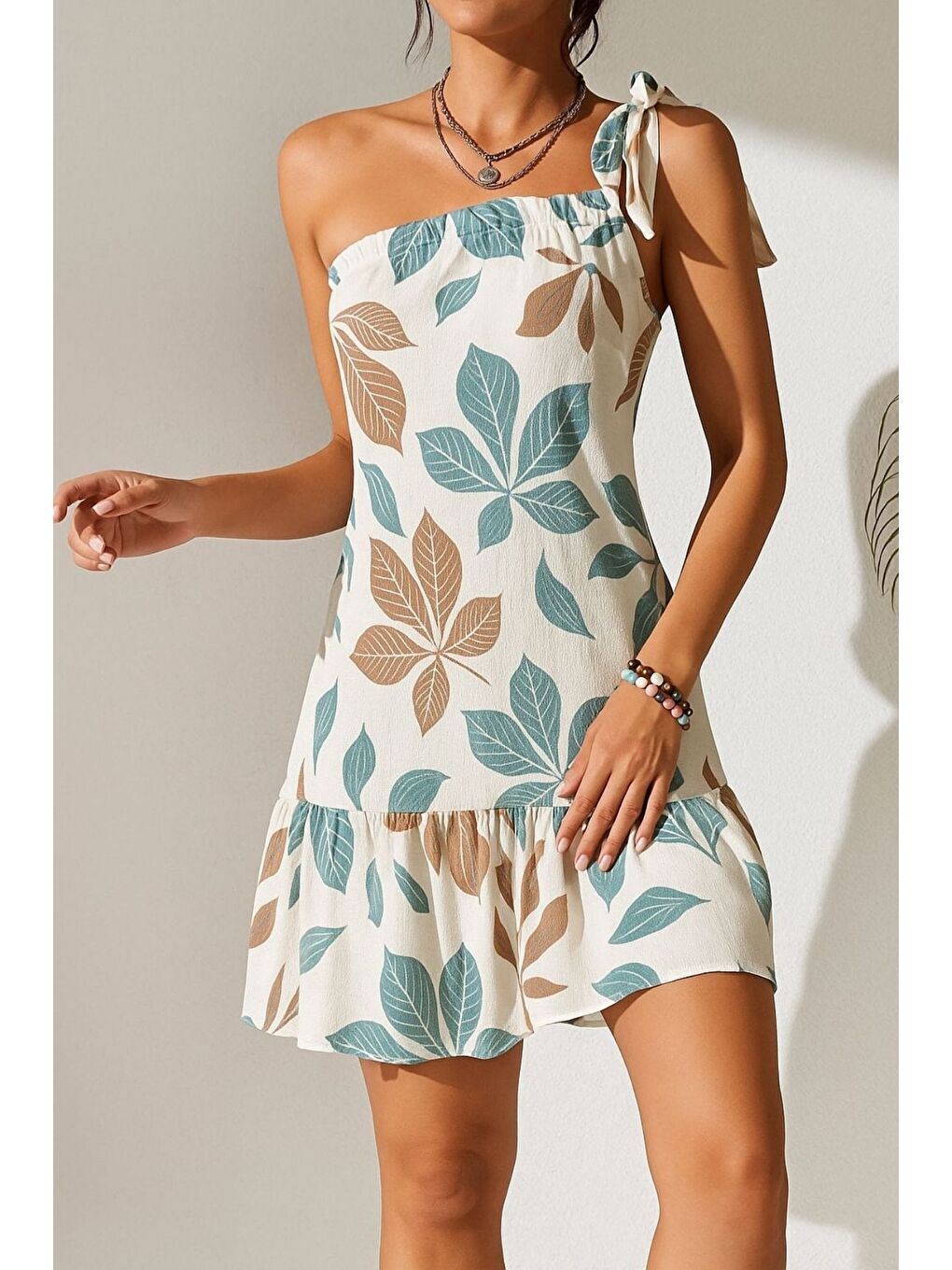 Kadın Açık Mavi Beyaz Çiçek Desenli Tek Omuz Bağlamalı Fırfırlı Krinkıl Elbise