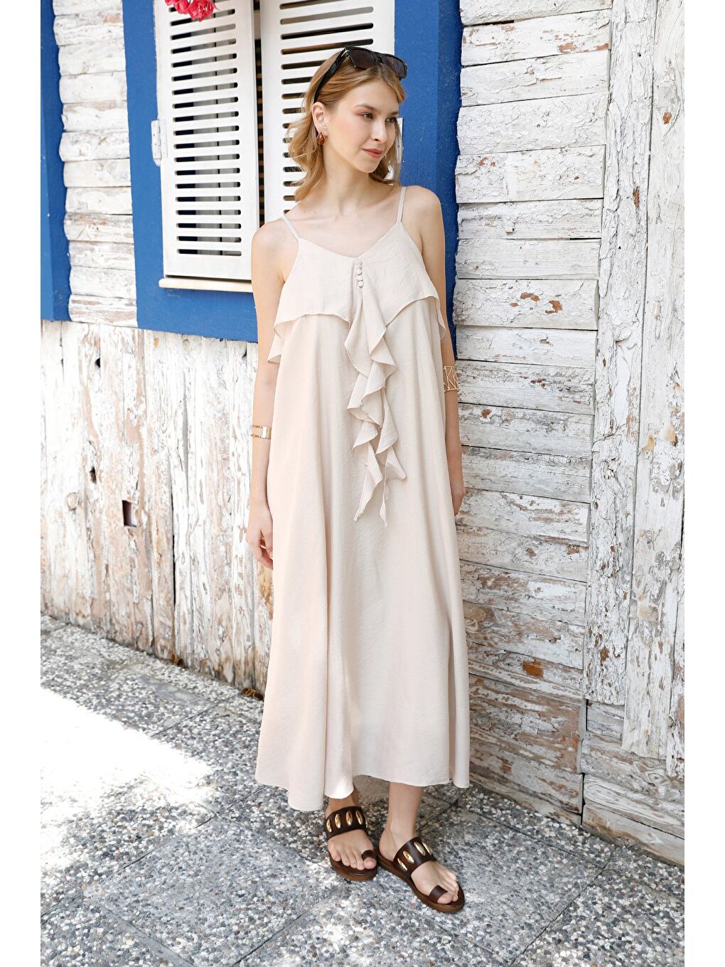 Bej Askılı Önü Fırfırlı Salaş Elbise-1