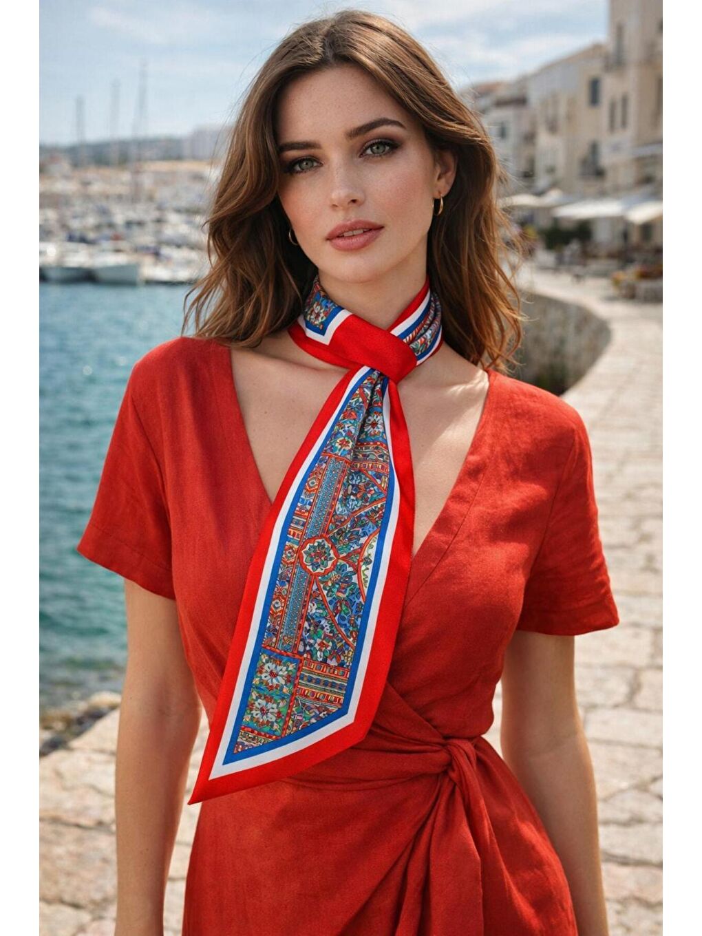 Kadın Kırmızı Mavi Etnik Desenli Boyun Fuları FLR1013 KIRMIZI-2