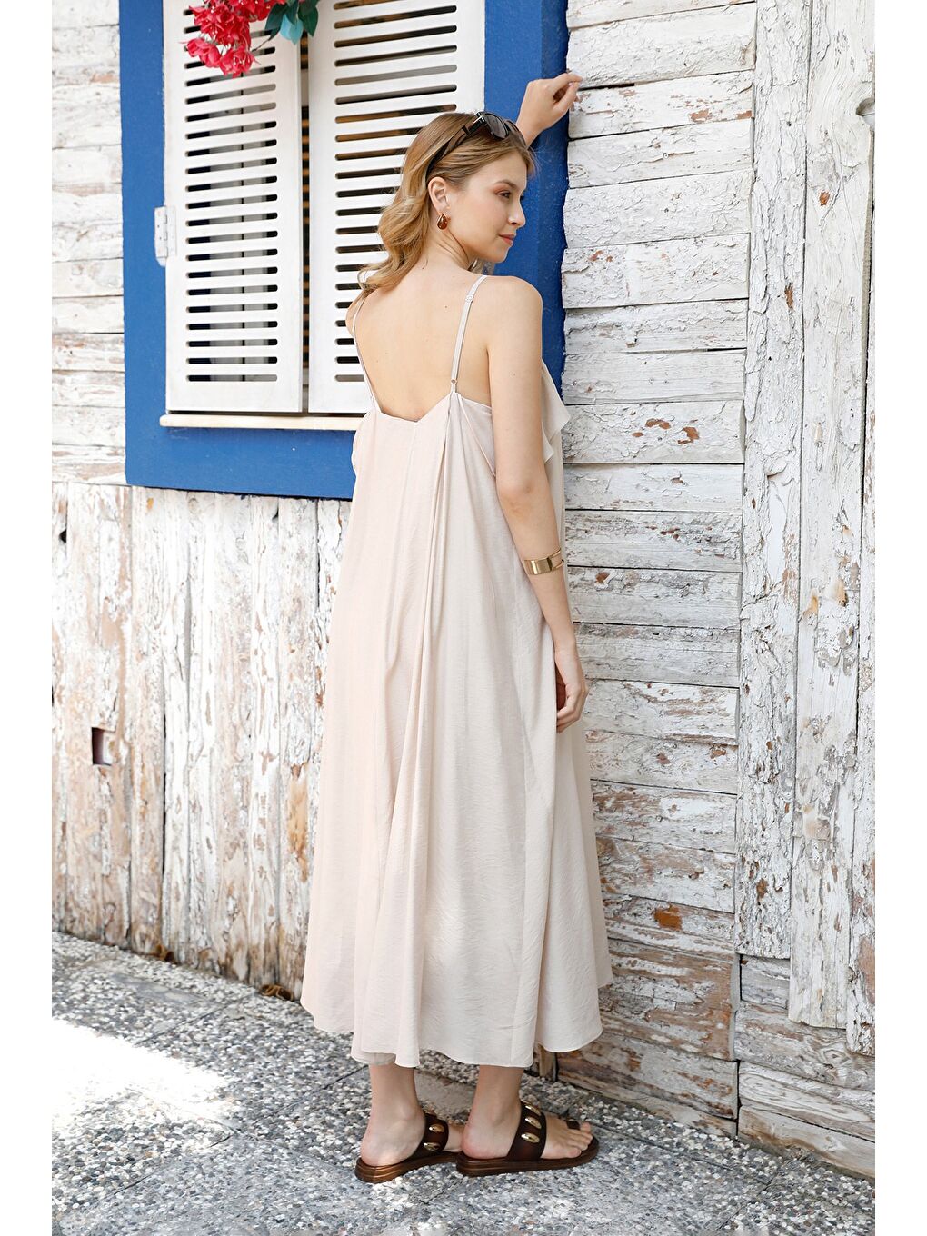 Bej Askılı Önü Fırfırlı Salaş Elbise-4