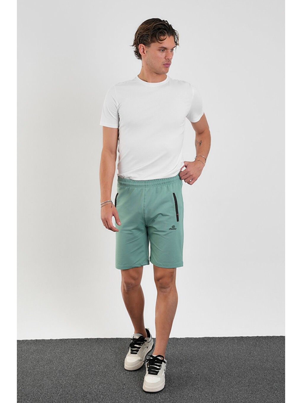Yeşil Erkek Regular Fit Fermuar Cepli Pamuklu Şort-5