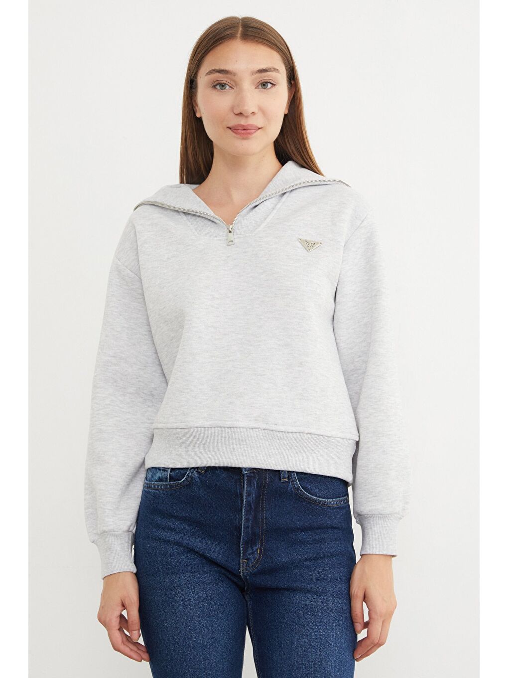 Gri 3 İplik Üçgen Metal Armalı Sweatshirt-1