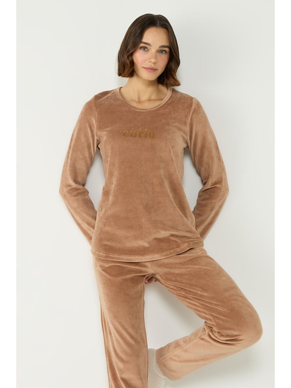 Kadife Bisiklet Yaka Uzun Kol Cepli Pijama Takım 403093 Kahverengi-2