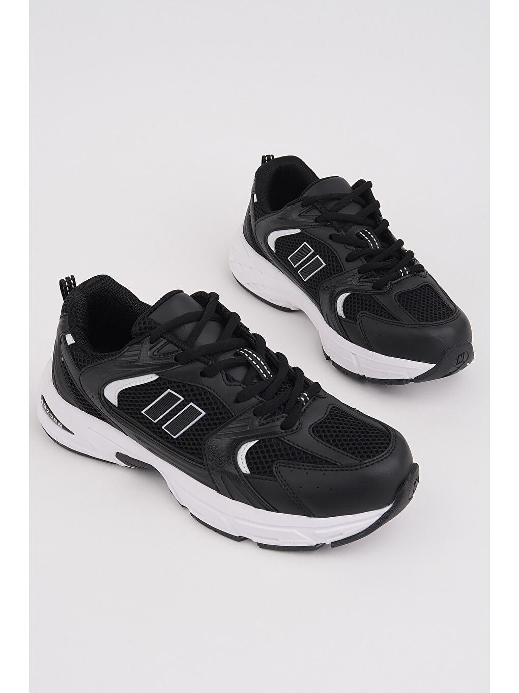 Siyah SHİFT Kadın Kalın Taban Bağcıklı Günlük Sneaker Spor Ayakkabı-1