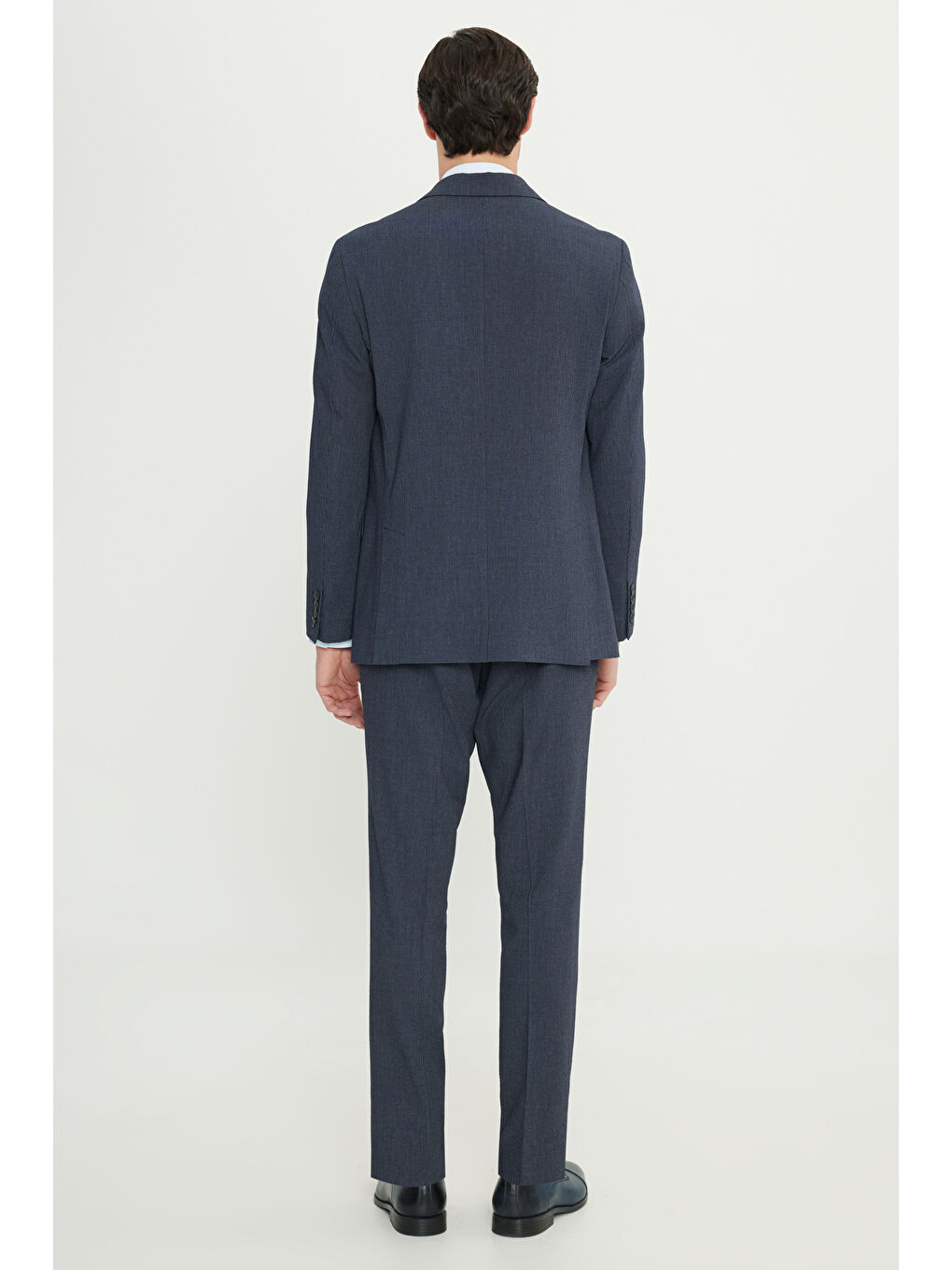 Erkek Lacivert Slim Fit Dar Kesim Kırlangıç Yaka Çizgili Gofre Desenli Kapak Cepli Takım Elbise-7