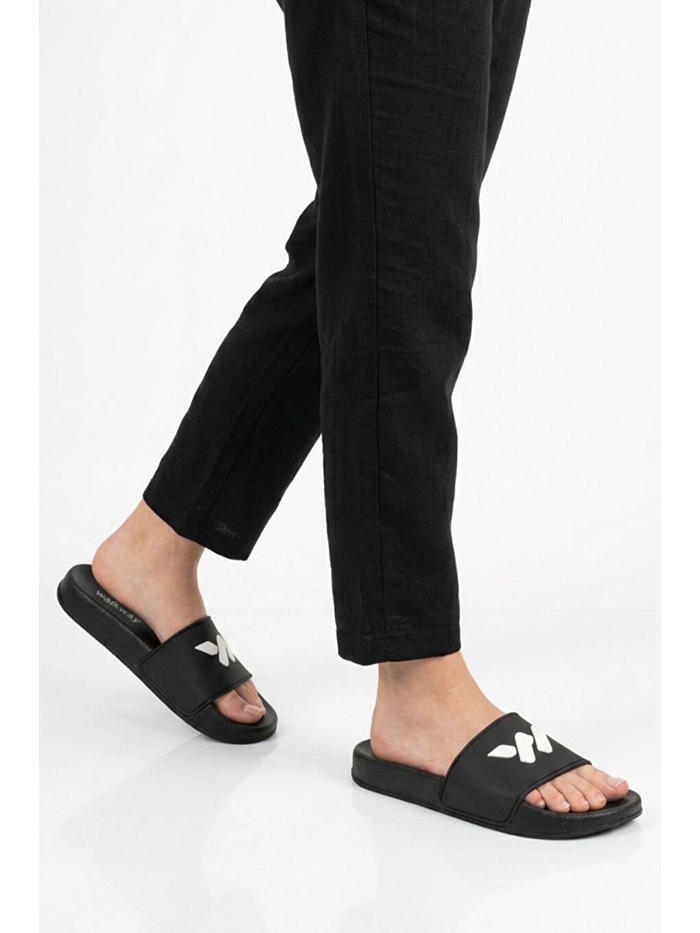 Siyah-Siyah Hafif Esnek Unisex Terlik 8000-02 G