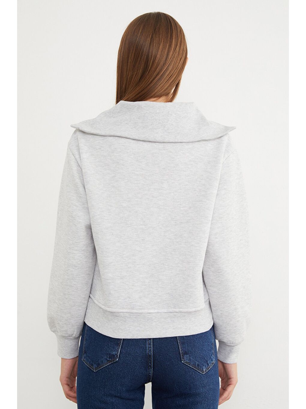 Gri 3 İplik Üçgen Metal Armalı Sweatshirt-4