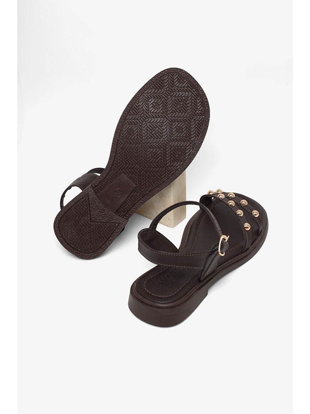 Kahverengi Kadın Kahve Rahat Kalıp Çift Bantlı Tokalı Taşlı Sandalet-4