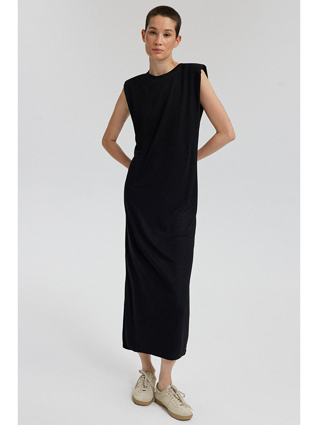 Siyah Bisiklet Yaka Vatkalı Elbise