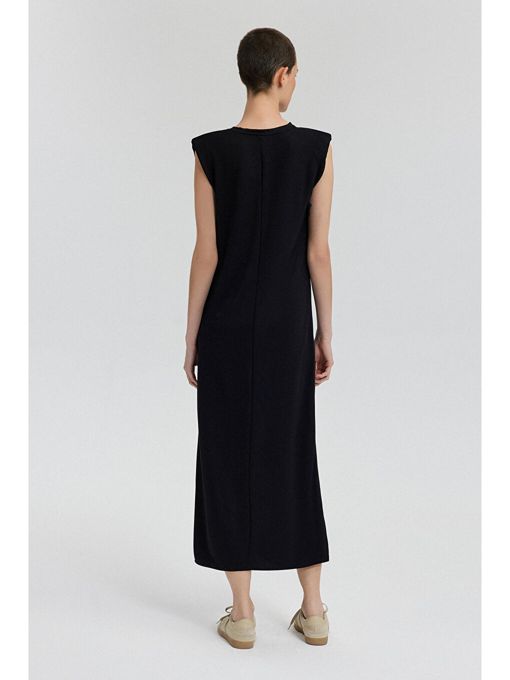 Siyah Bisiklet Yaka Vatkalı Elbise-3