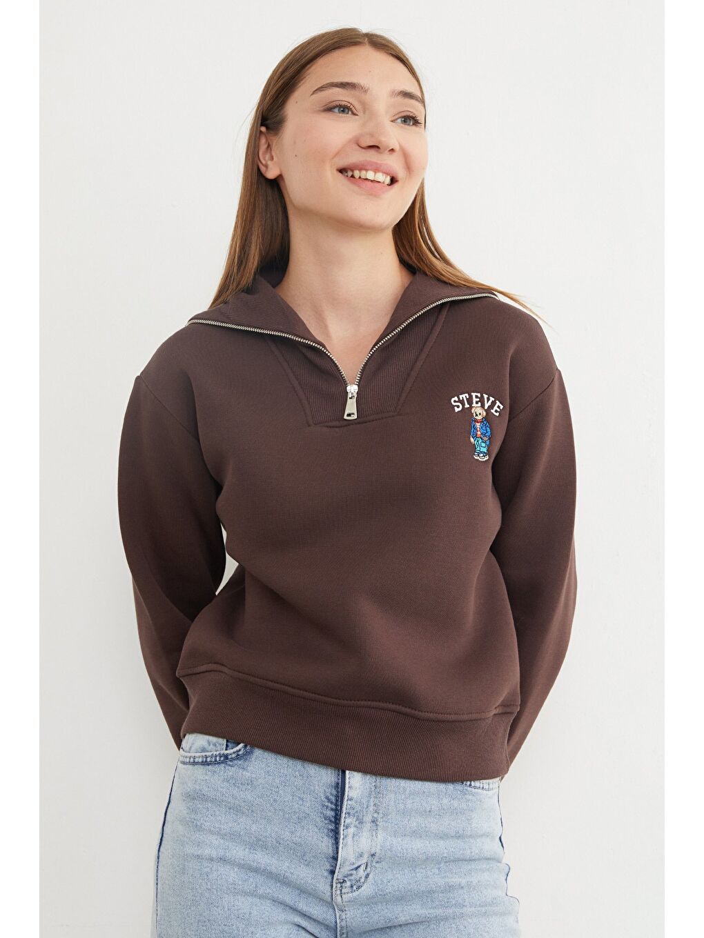 Kahverengi 3 İplik Ayıcık Nakışlı Yarım Fermuarlı Sweatshirt