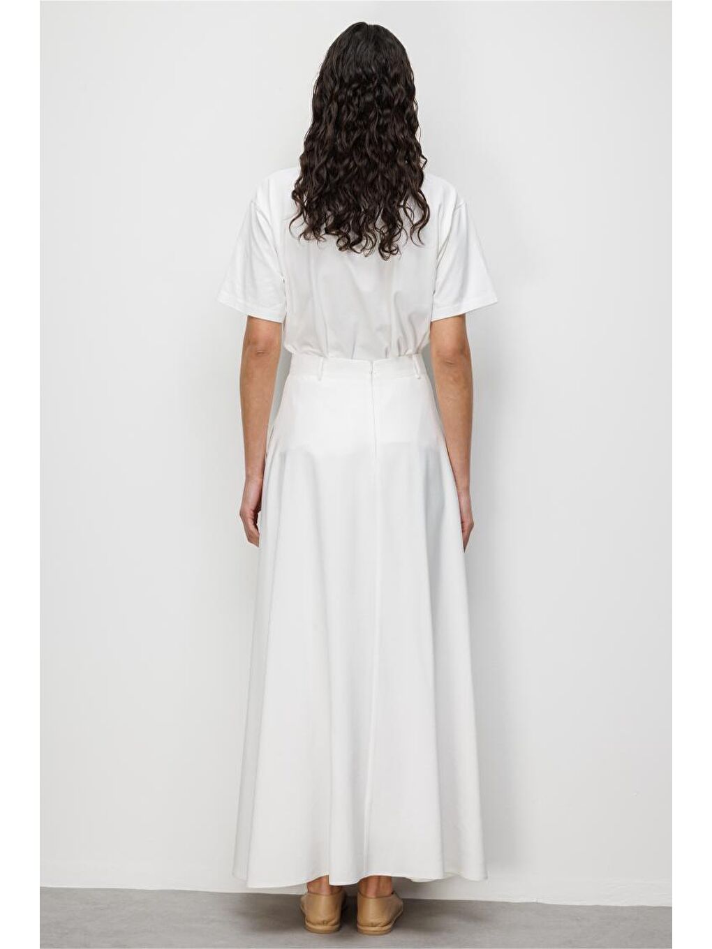 Geniş Volanlı Cepli Beyaz Evaze Maksi Etek-4