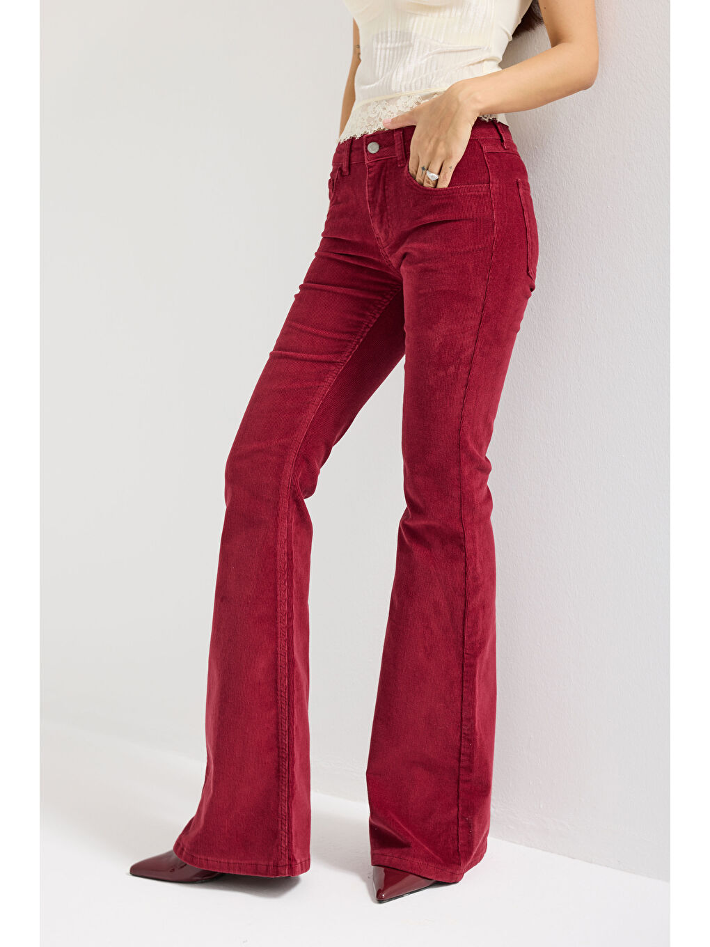 Kadın Bordo Renk 26w5-35 Flare Fit İnce Fitilli Velvet Kadife Kumaş Pantolon-4
