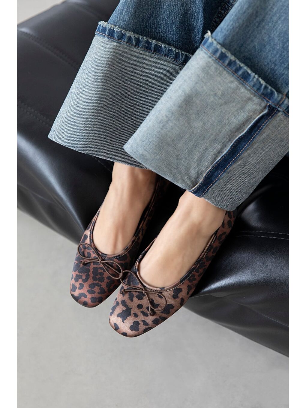 Kahverengi Galo Kadın Fiyonk Detay Saten Babet Leopar-1