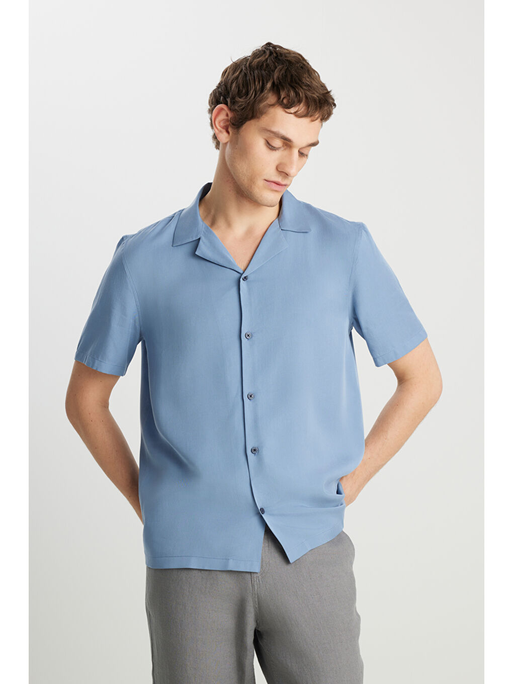 İndigo Relaxed Fit Geniş Kesim Yumuşak Dokulu Mavi Gömlek-1