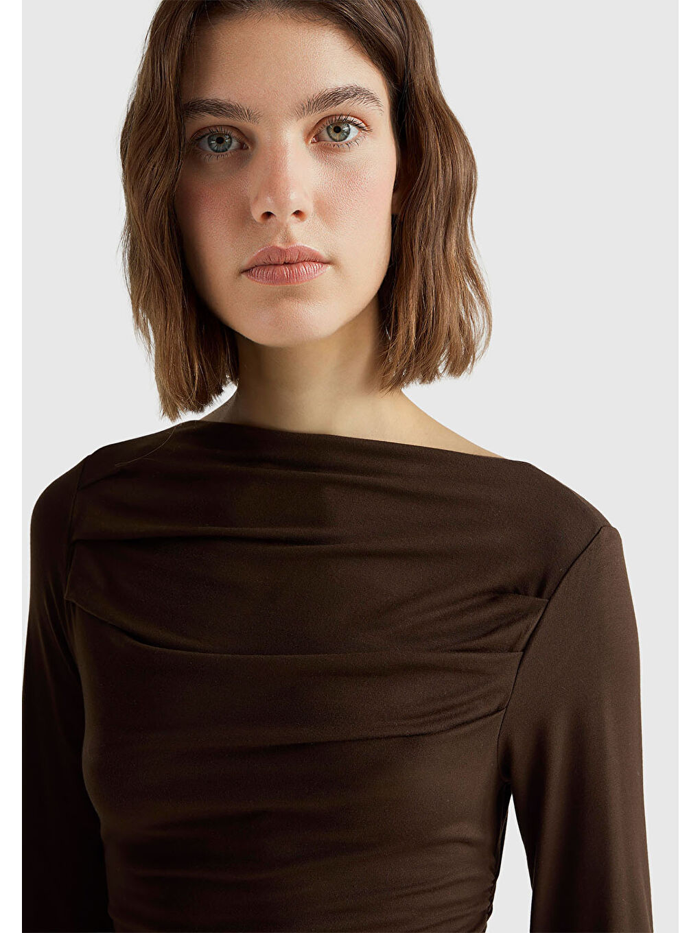 Kadın Koyu Kahverengi Modal Karışımlı Slim Fit Kayık Yaka Uzun Kollu T-Shirt-5