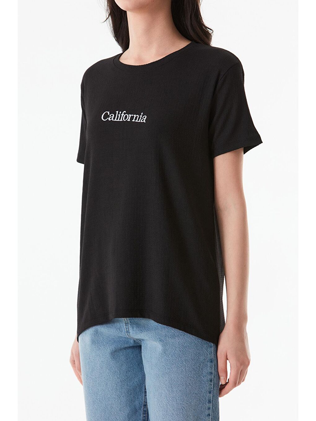 Siyah California Nakışlı Bürümcük Kumaş Oversize Tişört-3