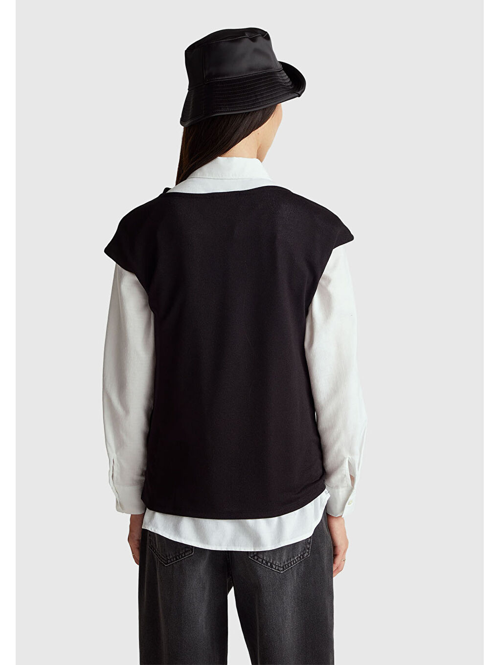 Kadın Siyah Viskoz Karışımlı Kayık Yaka Kolsuz Üst-2