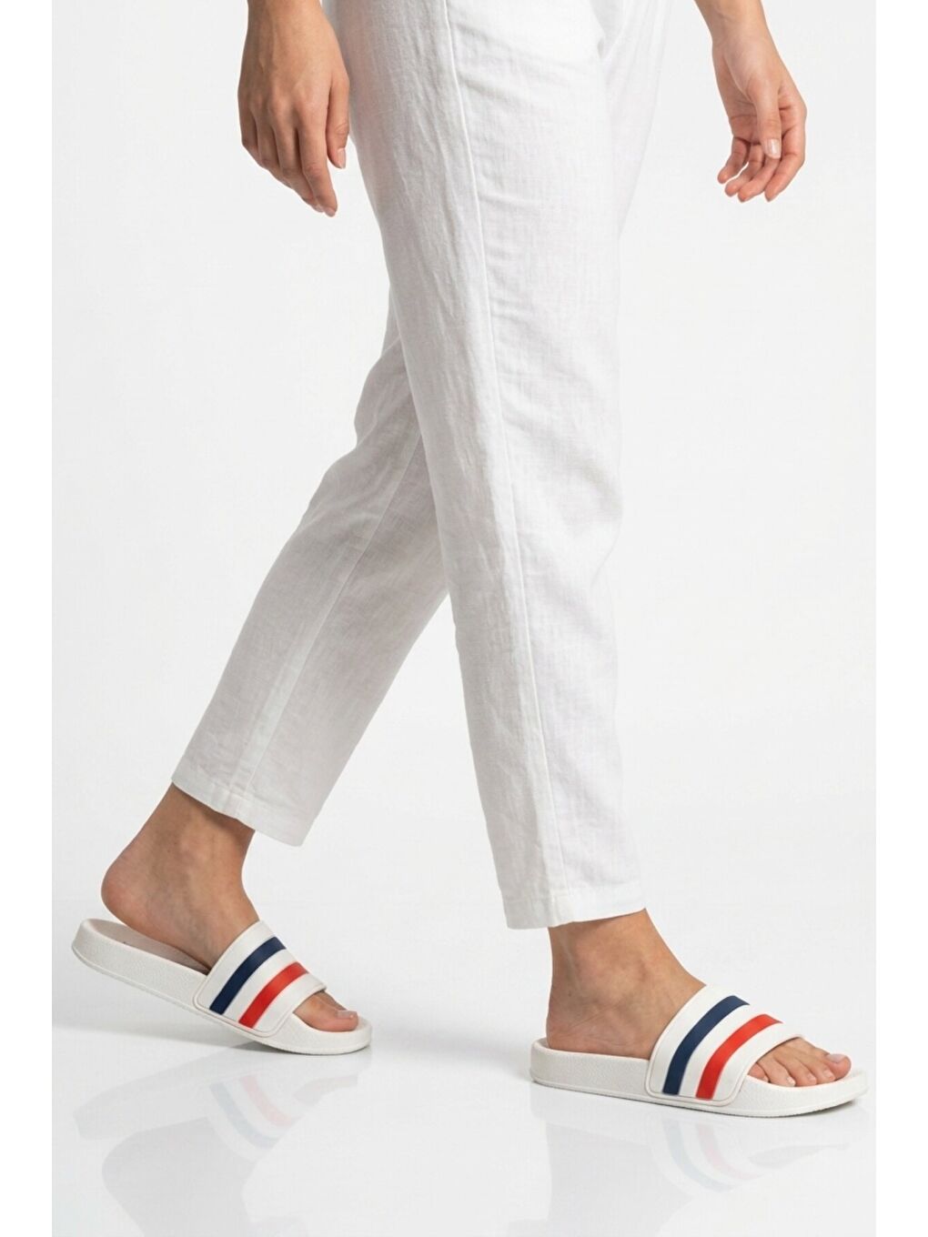 Beyaz Lacivert Hafif Esnek Unisex Terlik 8000-01 G