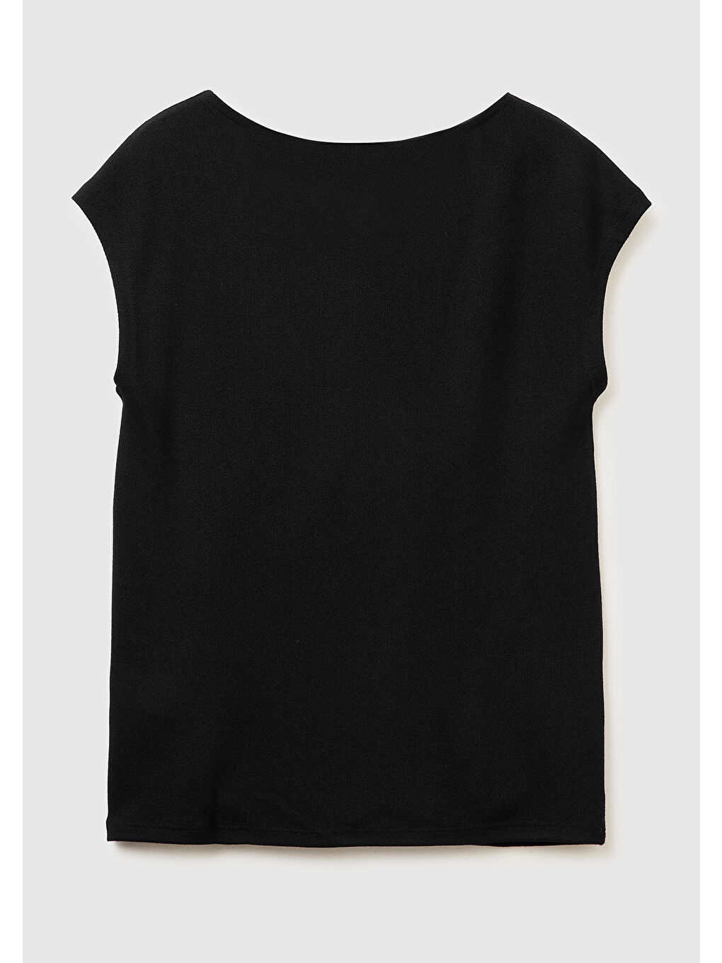 Kadın Siyah Viskoz Karışımlı Kayık Yaka Kolsuz Üst-3