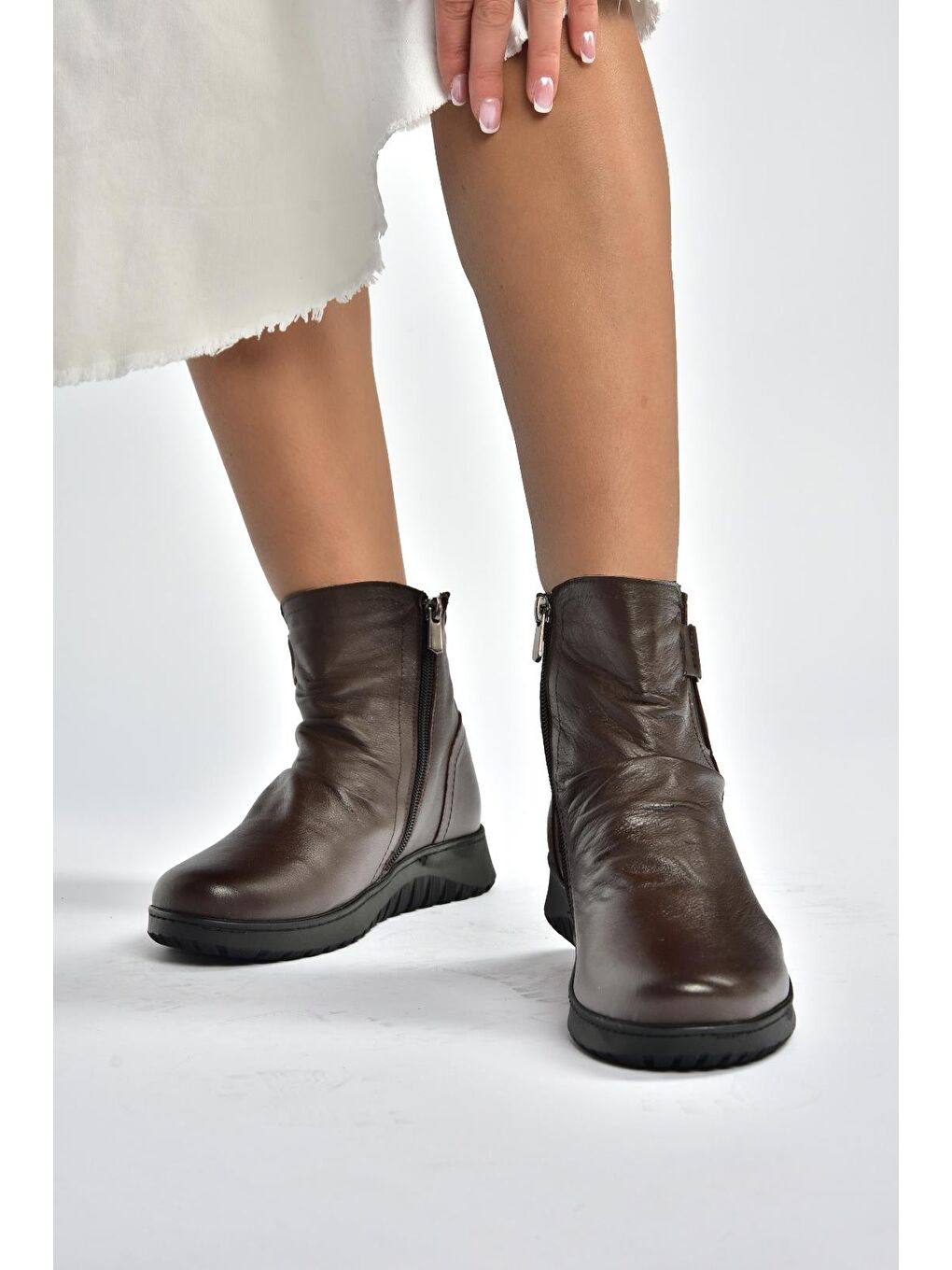 Kahverengi Kadın Bot V324501703-3