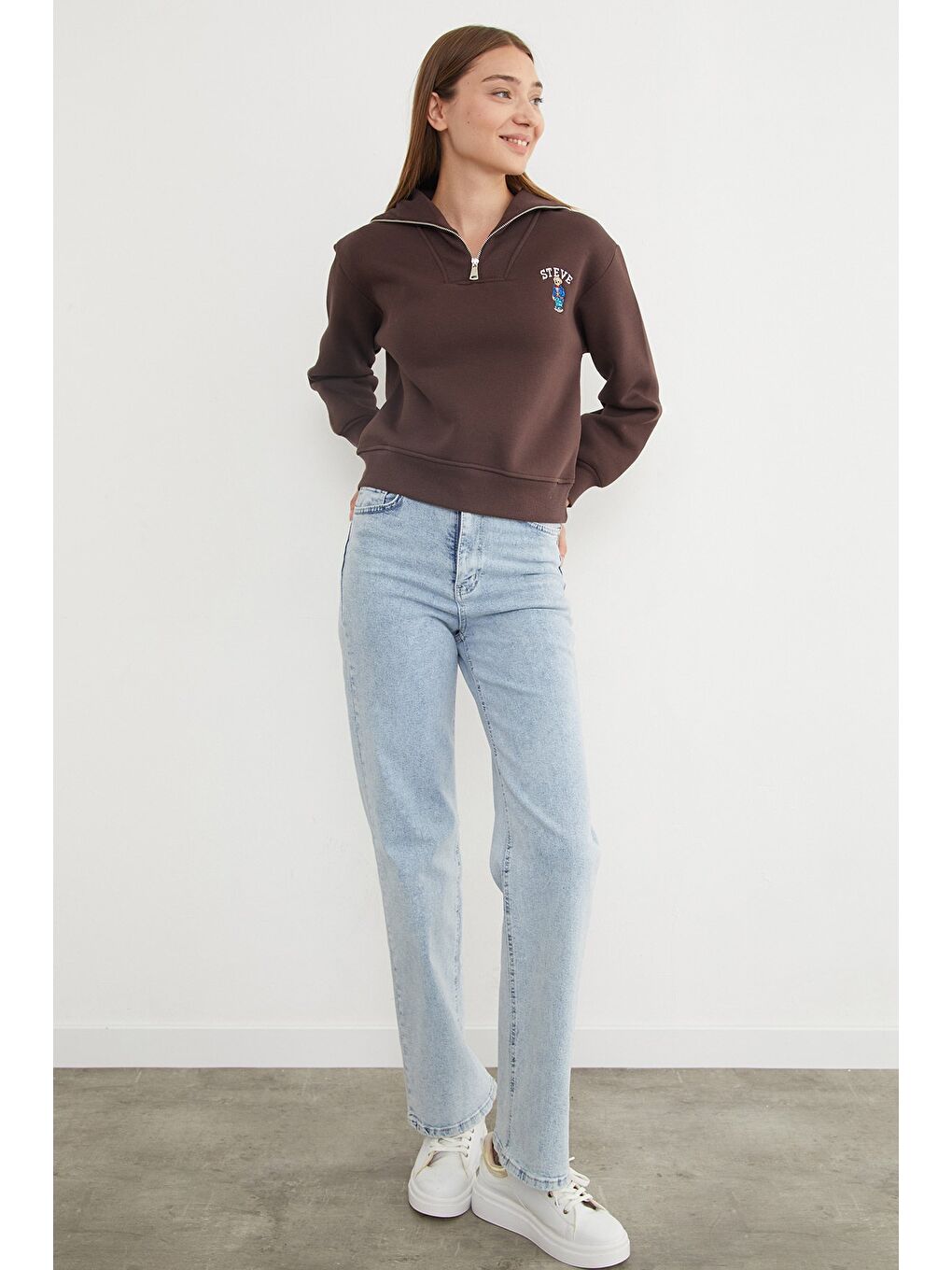 Kahverengi 3 İplik Ayıcık Nakışlı Yarım Fermuarlı Sweatshirt-2