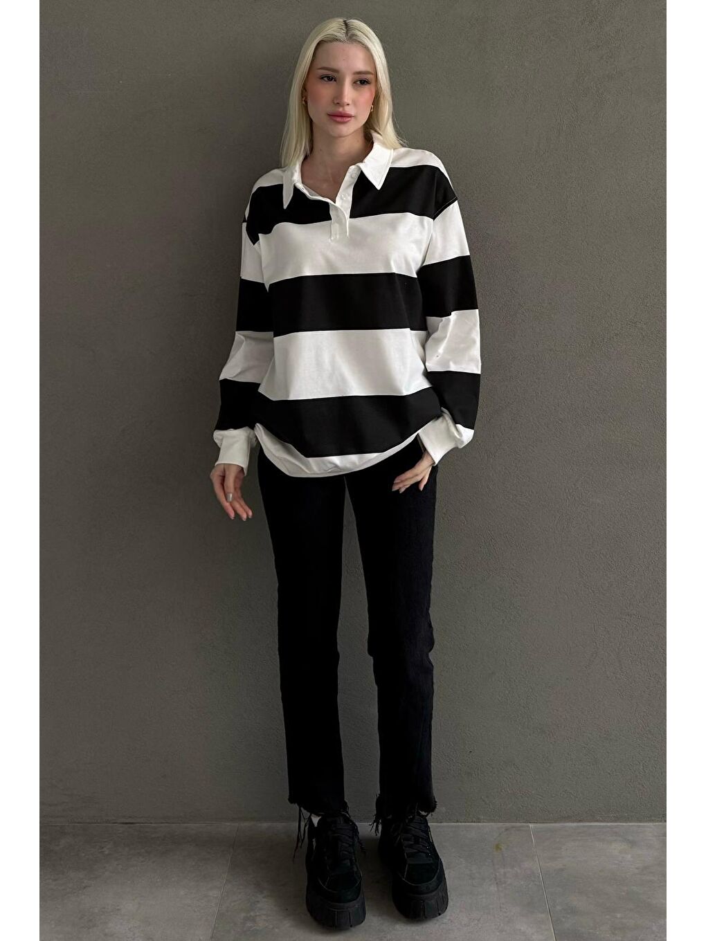 Beyaz Çizgili Düğmeli Polo Yaka Kadın Uzun Kollu Tişört  Mg2586-4