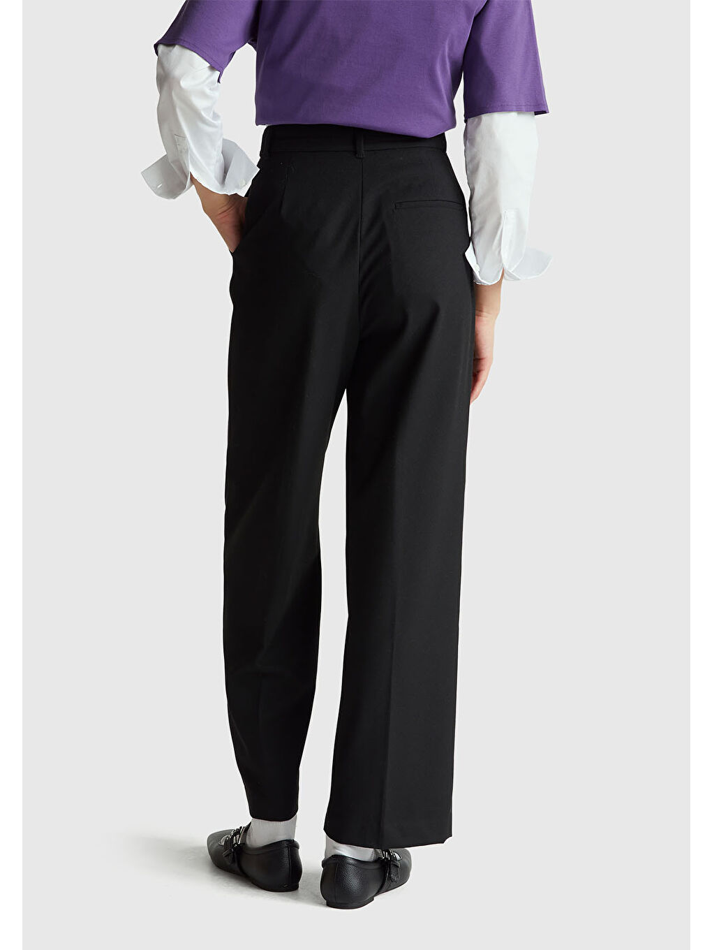 Kadın Siyah Viskoz Karışımlı Cepli Önden Fermuarlı Pantolon-2