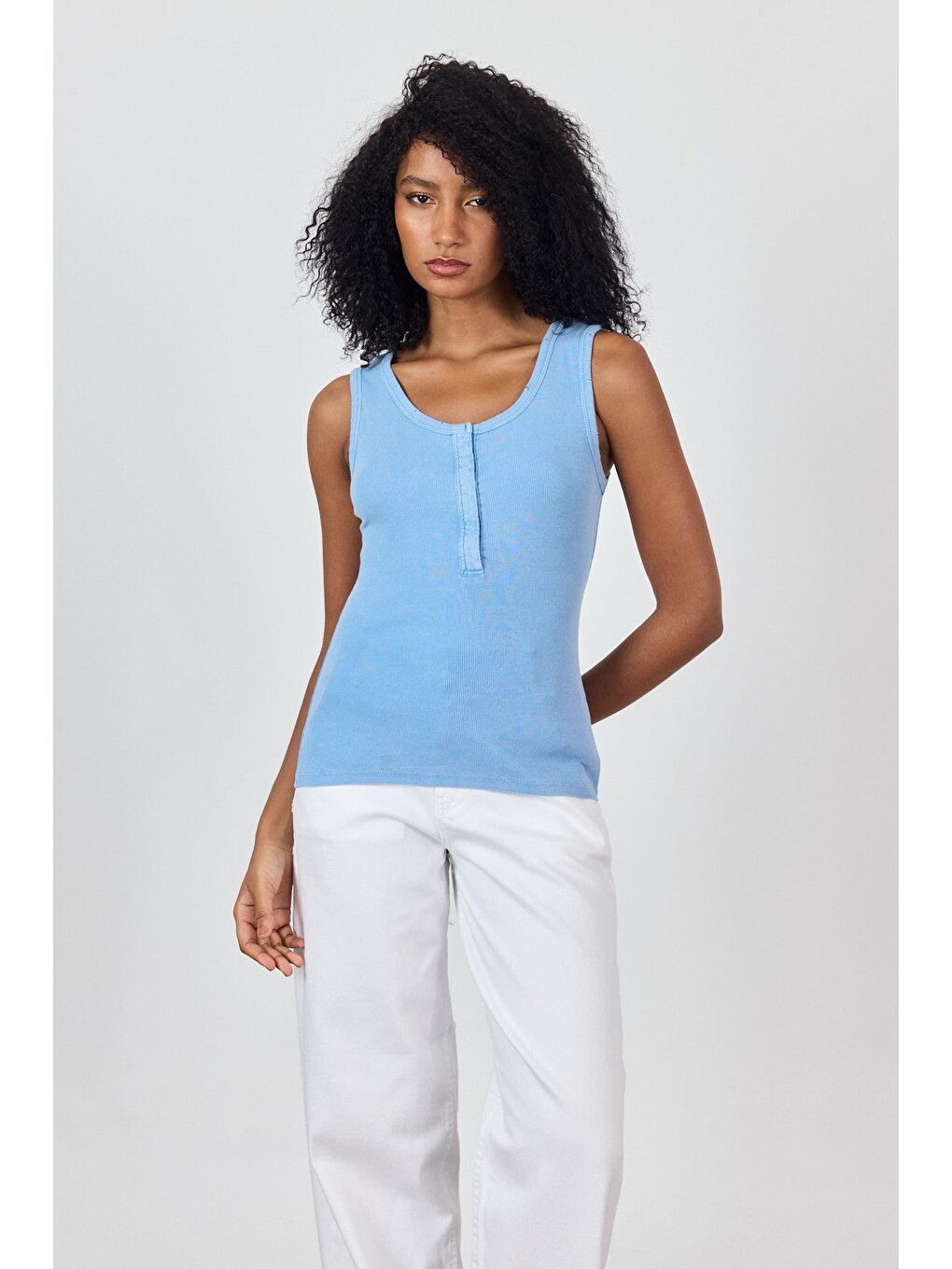 Mavi Soluk Efektli Çıt Çıtlı Atlet Bluz-1