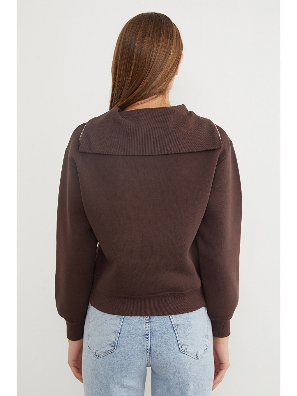 Kahverengi 3 İplik Ayıcık Nakışlı Yarım Fermuarlı Sweatshirt-4