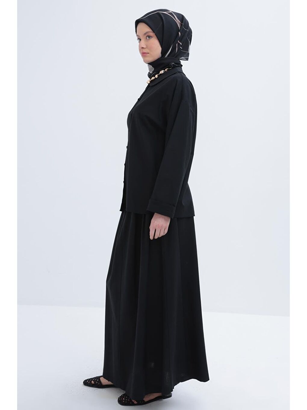 Siyah-Bebe Yakalı Keten Etekli Takım-2