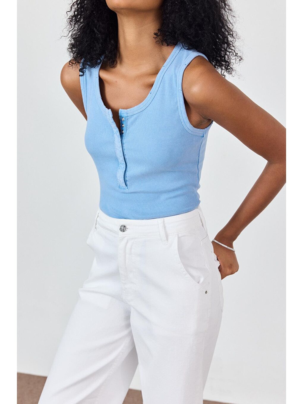 Mavi Soluk Efektli Çıt Çıtlı Atlet Bluz-2