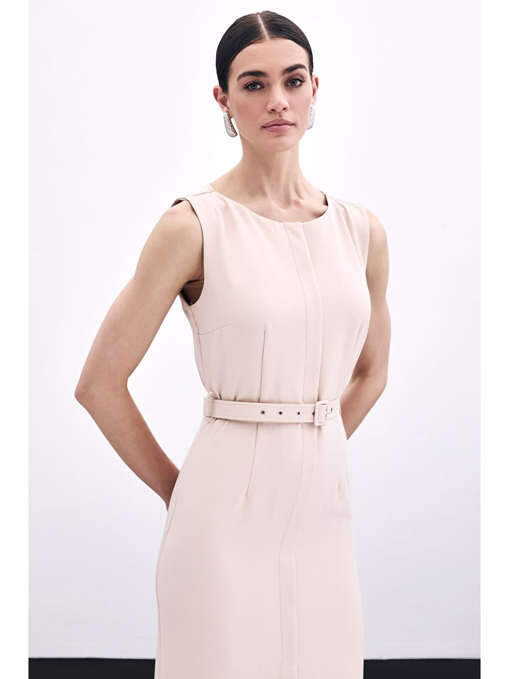 Kemerli Kalem Elbise - Bej-3