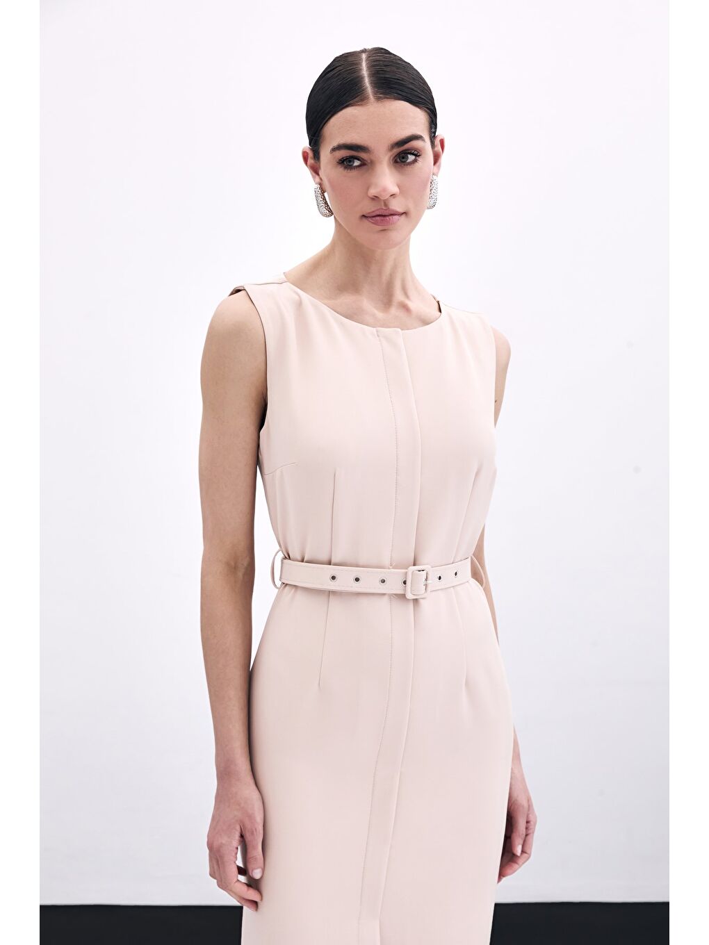 Kemerli Kalem Elbise - Bej-4