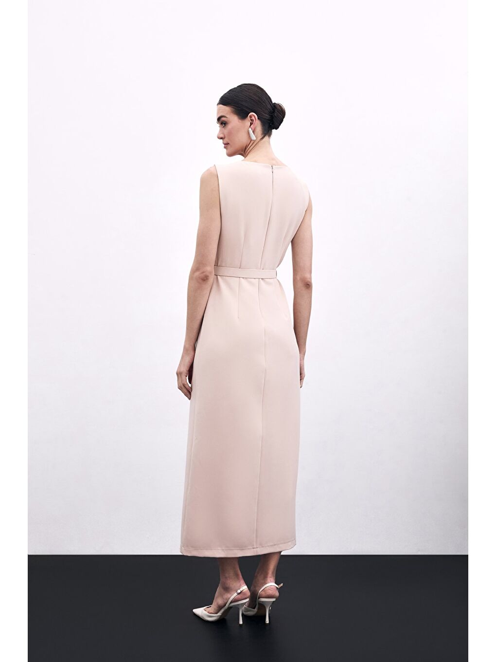 Kemerli Kalem Elbise - Bej-6