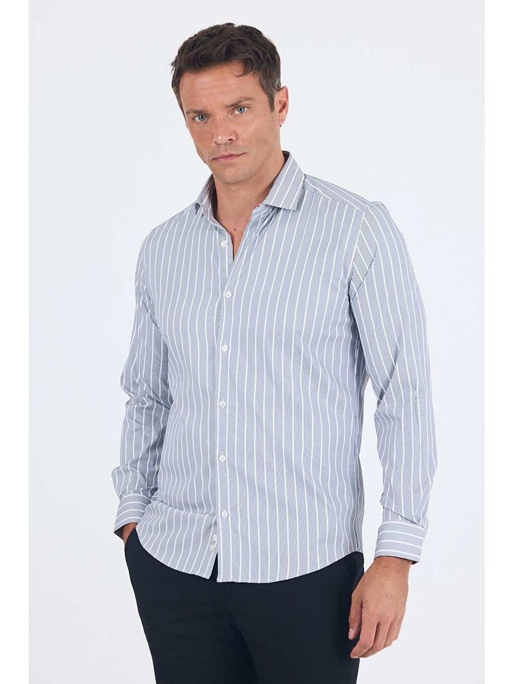 Koyu Lacivert Uzun Kol Yarım İtalyan Yaka Cepsiz Easy To Iron Slim Fit Esnek Gömlek 1004250227